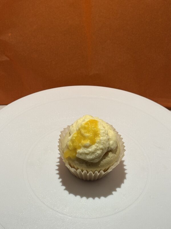 Mango Vanilla Cupcakes (1/2 Dozen)