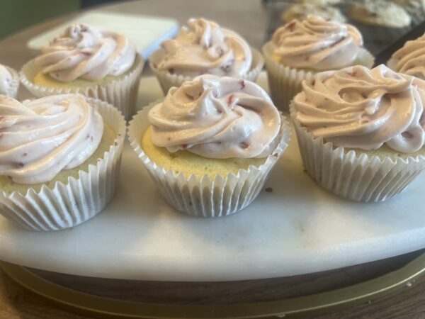 Strawberry Cheesecake Cupcakes (1/2 Dozen)