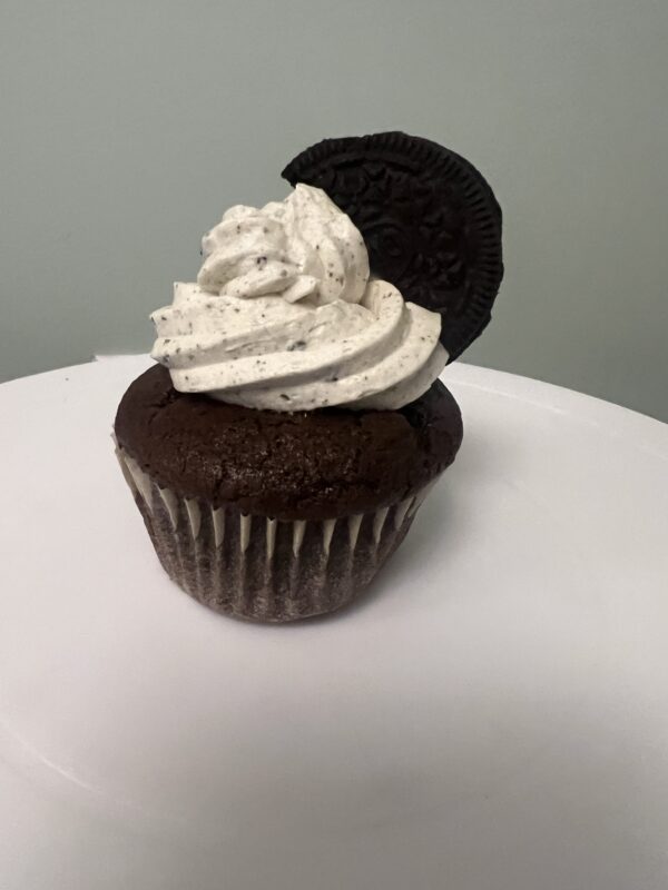 Cookies and Cream Cupcake (1/2 Dozen)