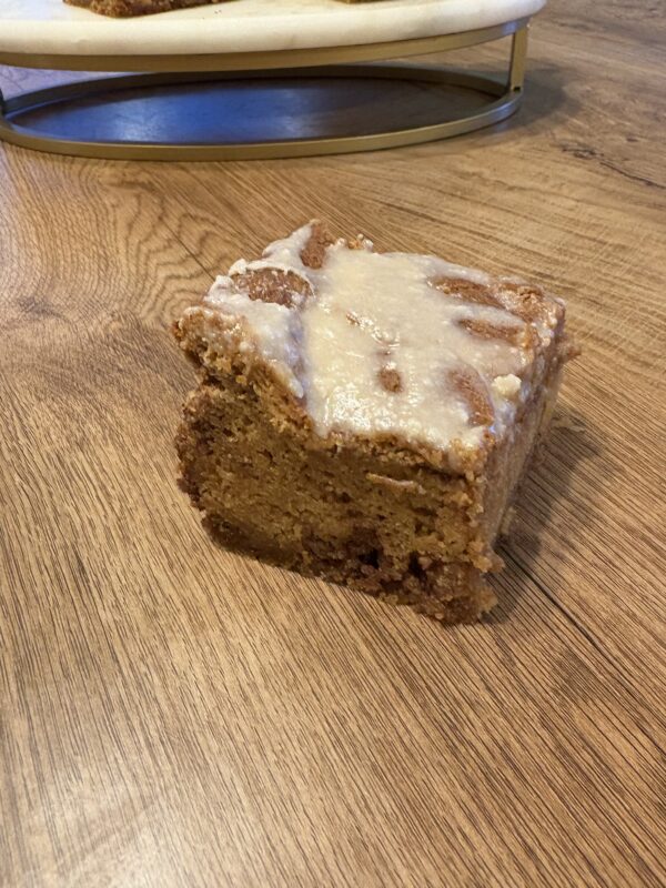 Cinnamon Bun Blondies (1 dozen)
